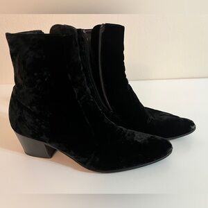 SAINT LAURENT Vassili Velvet ankle boots 41/8.5